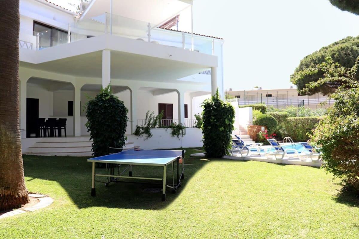 Villa Hibiscus, Great Location In Vilamoura, Lush Green Lawns And Garden Картейра Экстерьер фото